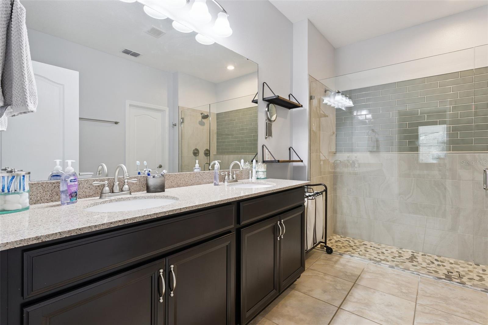 Image 18 of 50 For 2400 Artist Point Court