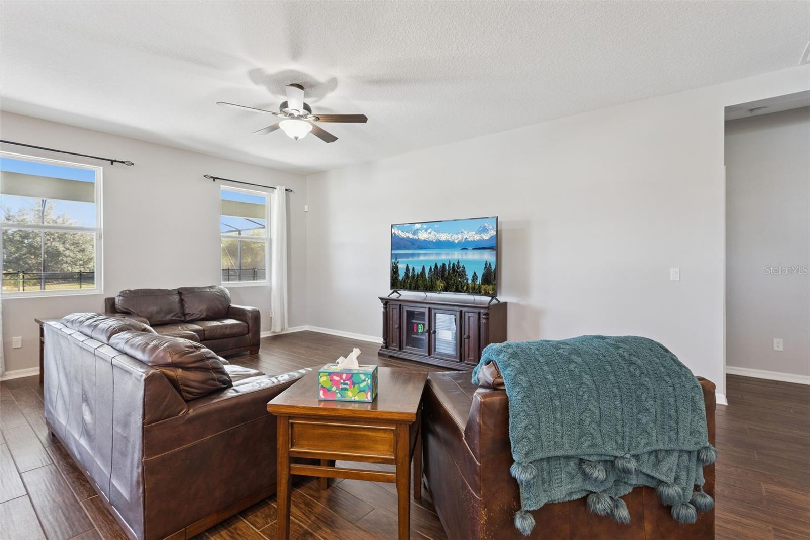 Image 7 of 50 For 2400 Artist Point Court