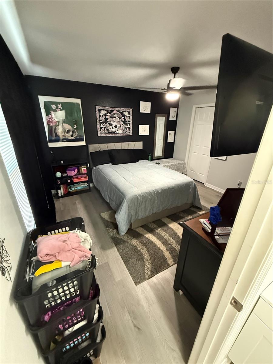 Image 6 of 10 For 428 Four Seasons Avenue