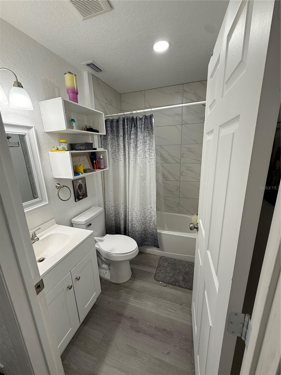 Image 8 of 10 For 428 Four Seasons Avenue