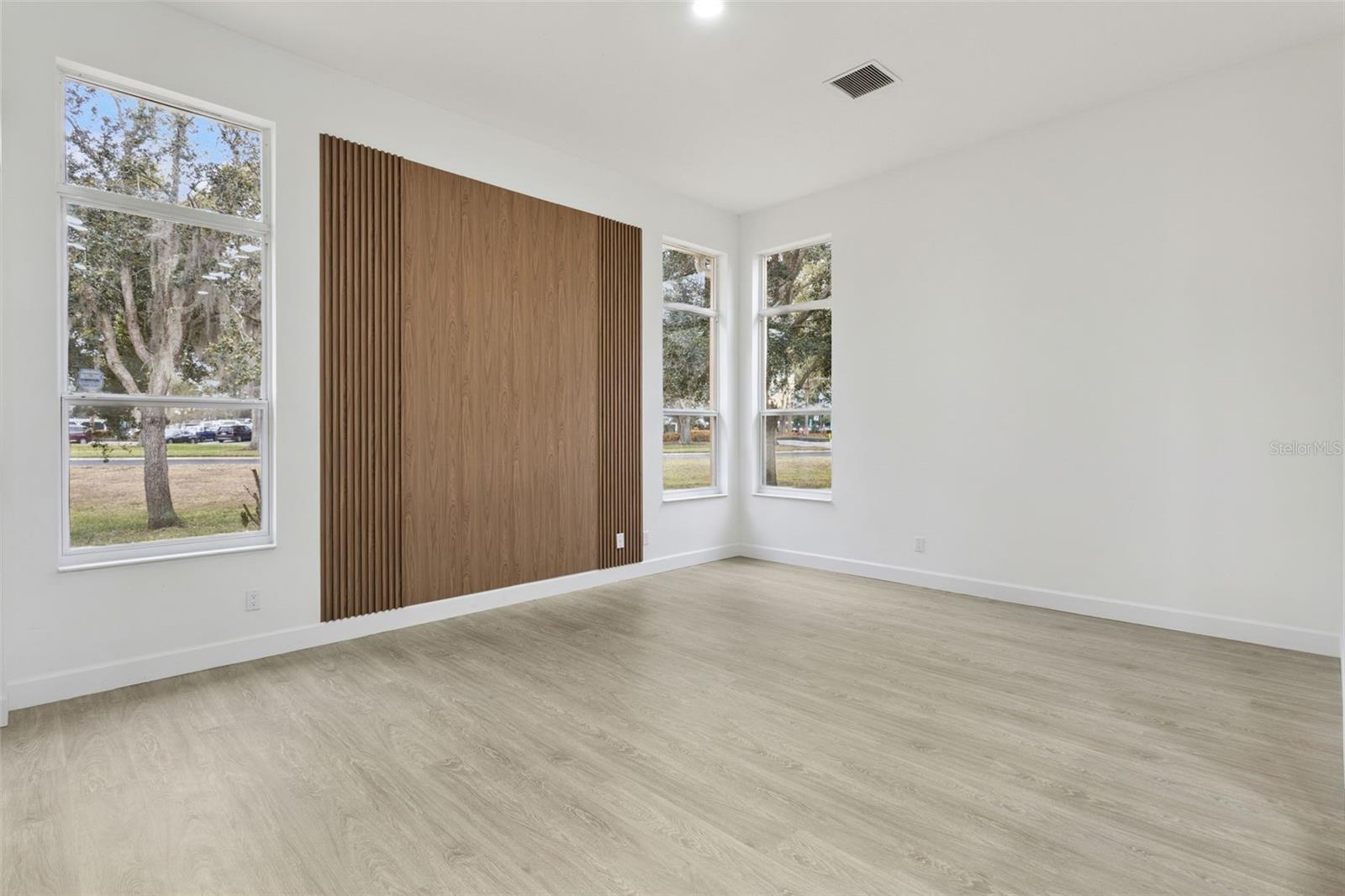 Image 13 of 94 For 5352 Treasure View Way