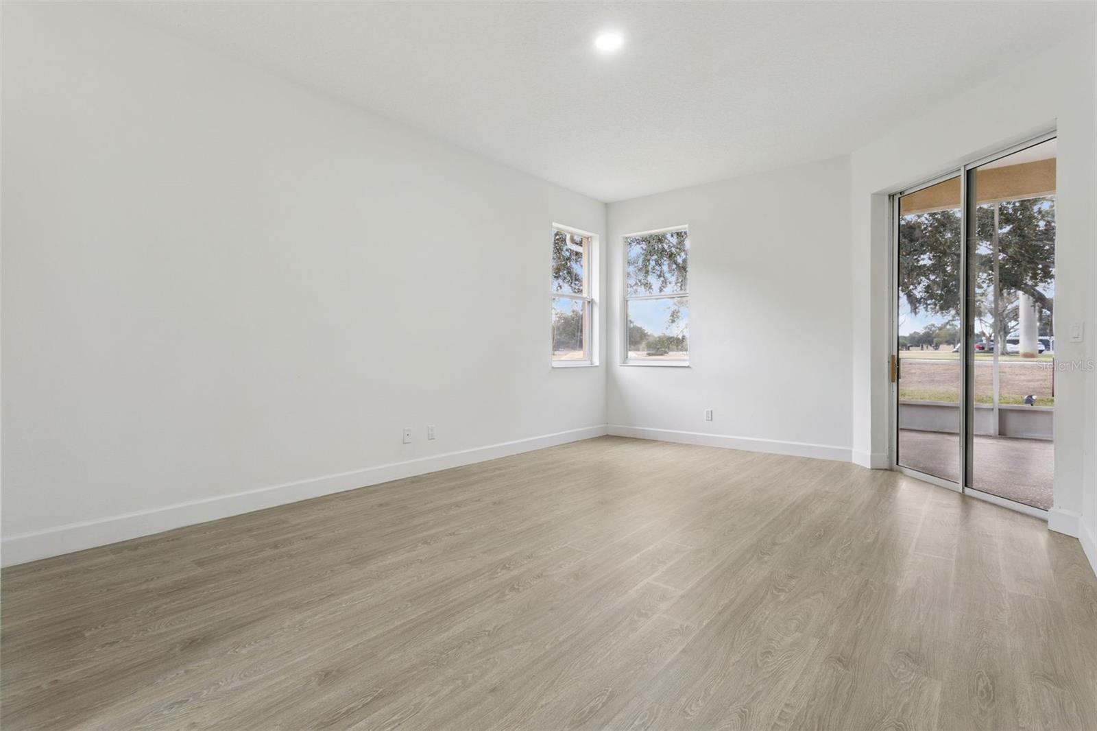 Image 21 of 94 For 5352 Treasure View Way