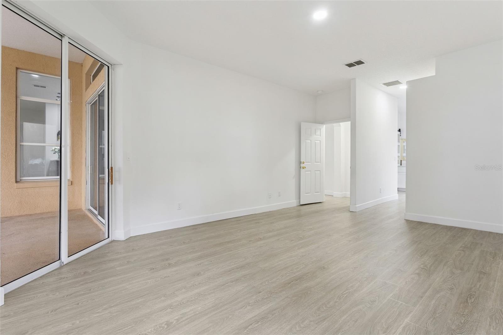 Image 22 of 94 For 5352 Treasure View Way