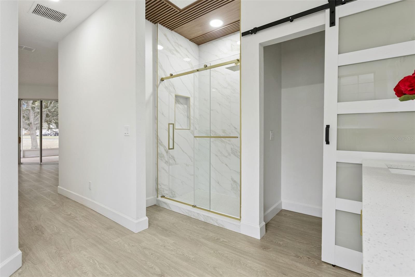 Image 23 of 94 For 5352 Treasure View Way