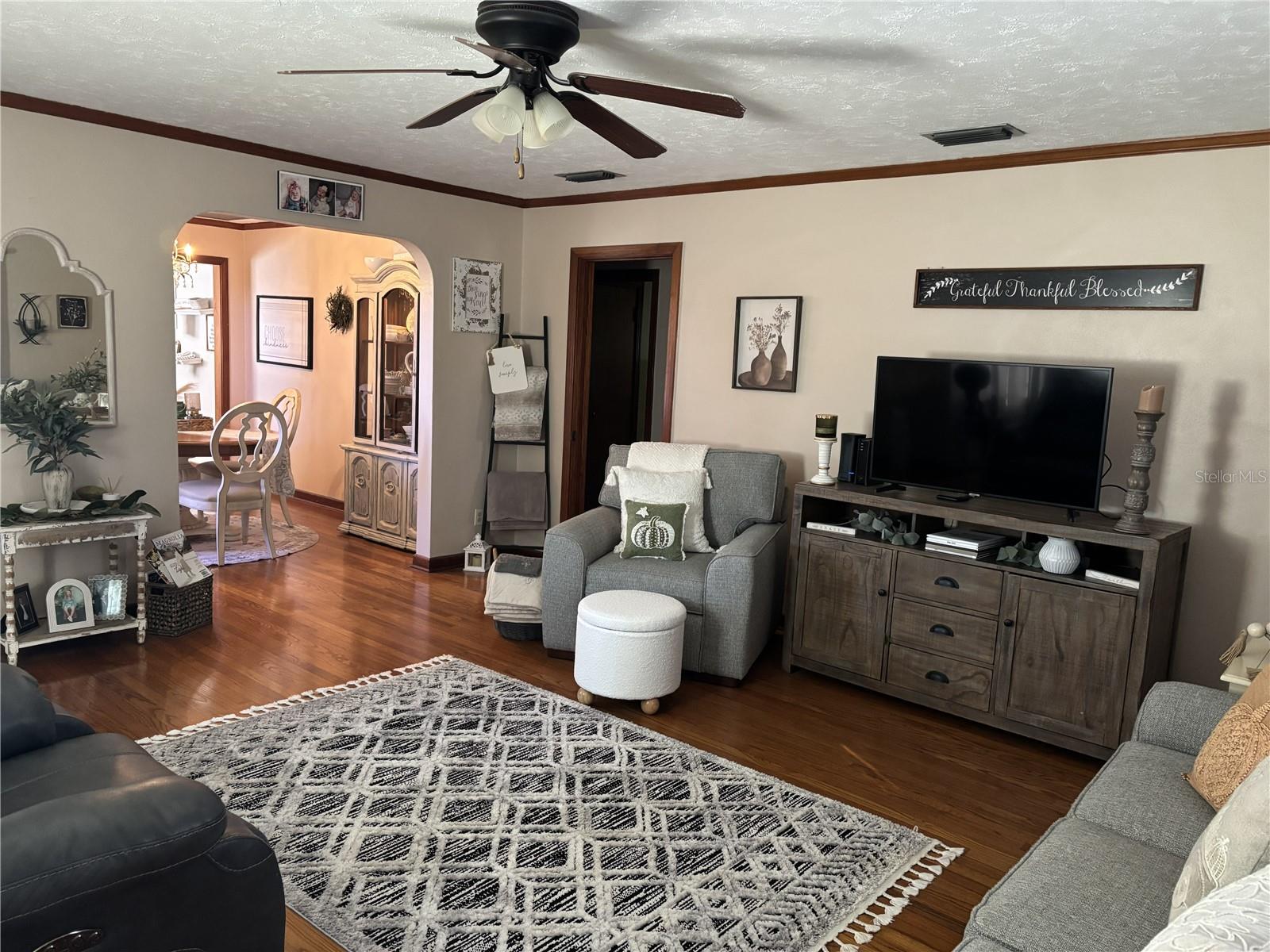 Image 11 of 49 For 519 Huey Street