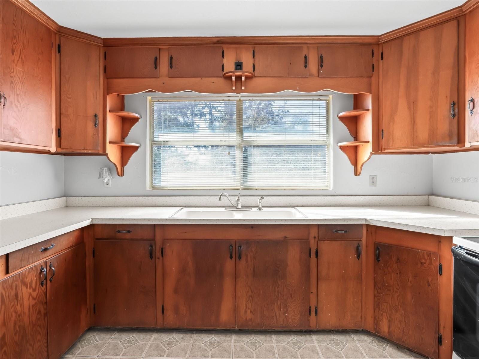 Image 17 of 49 For 519 Huey Street