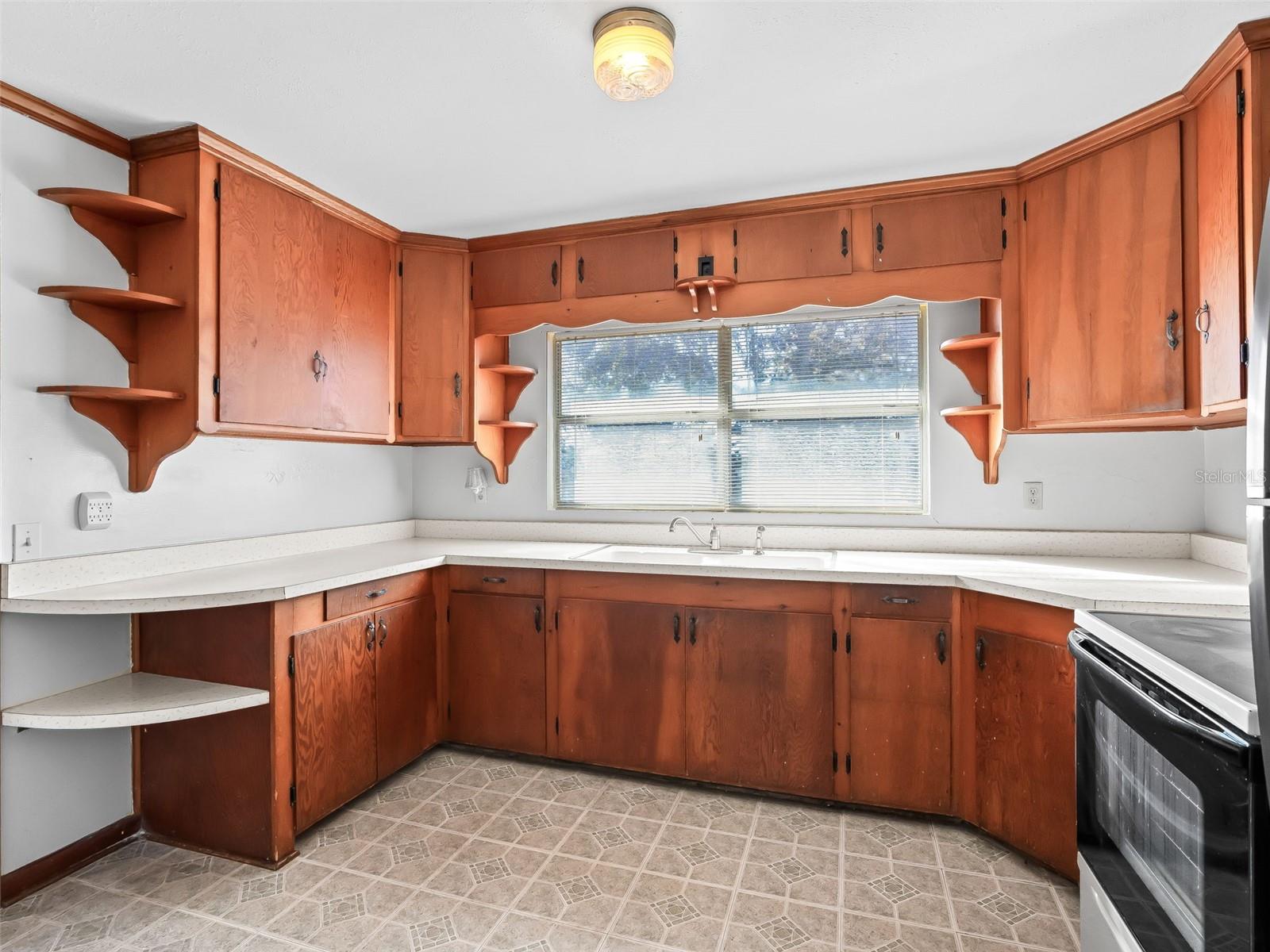 Image 18 of 49 For 519 Huey Street