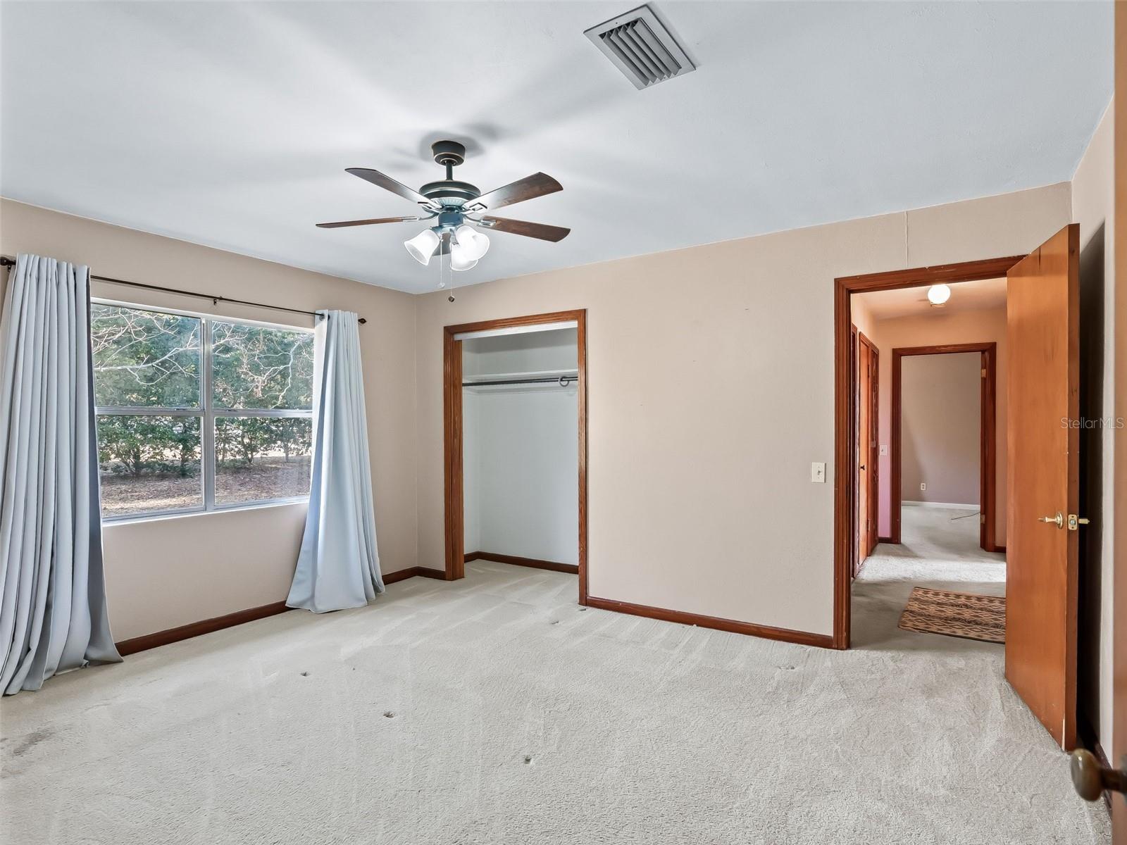 Image 21 of 49 For 519 Huey Street