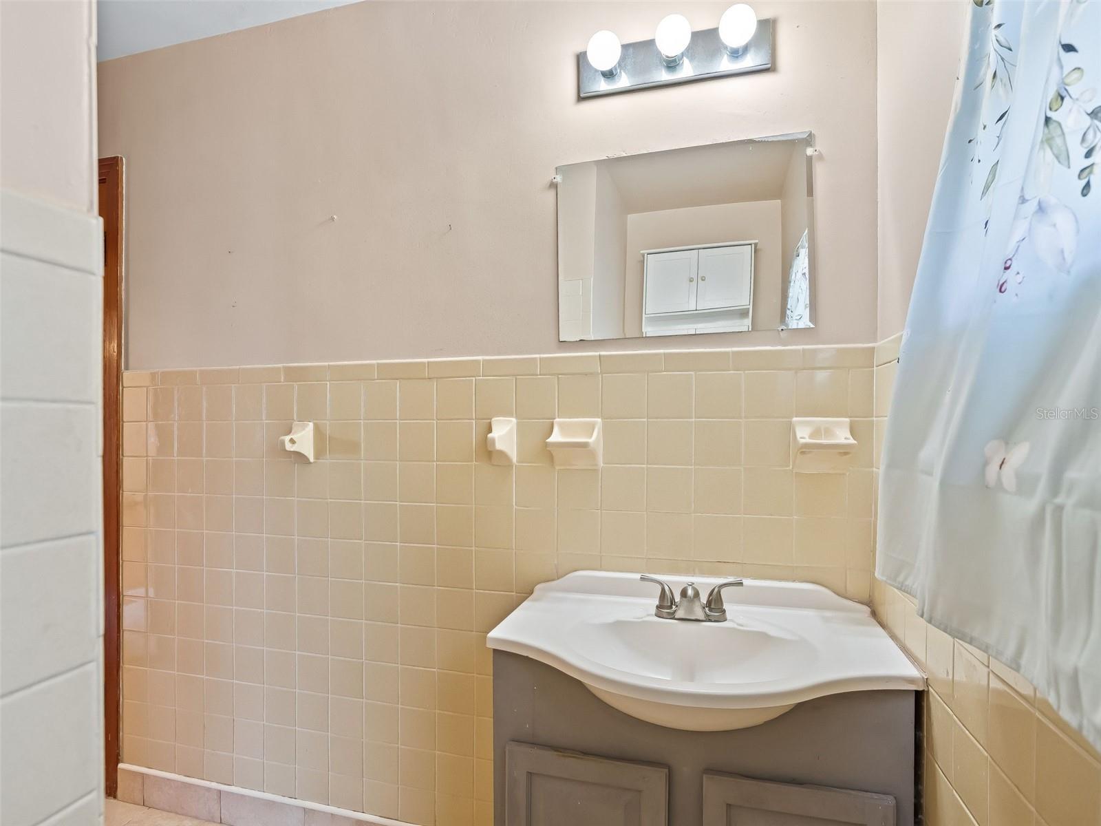 Image 25 of 49 For 519 Huey Street