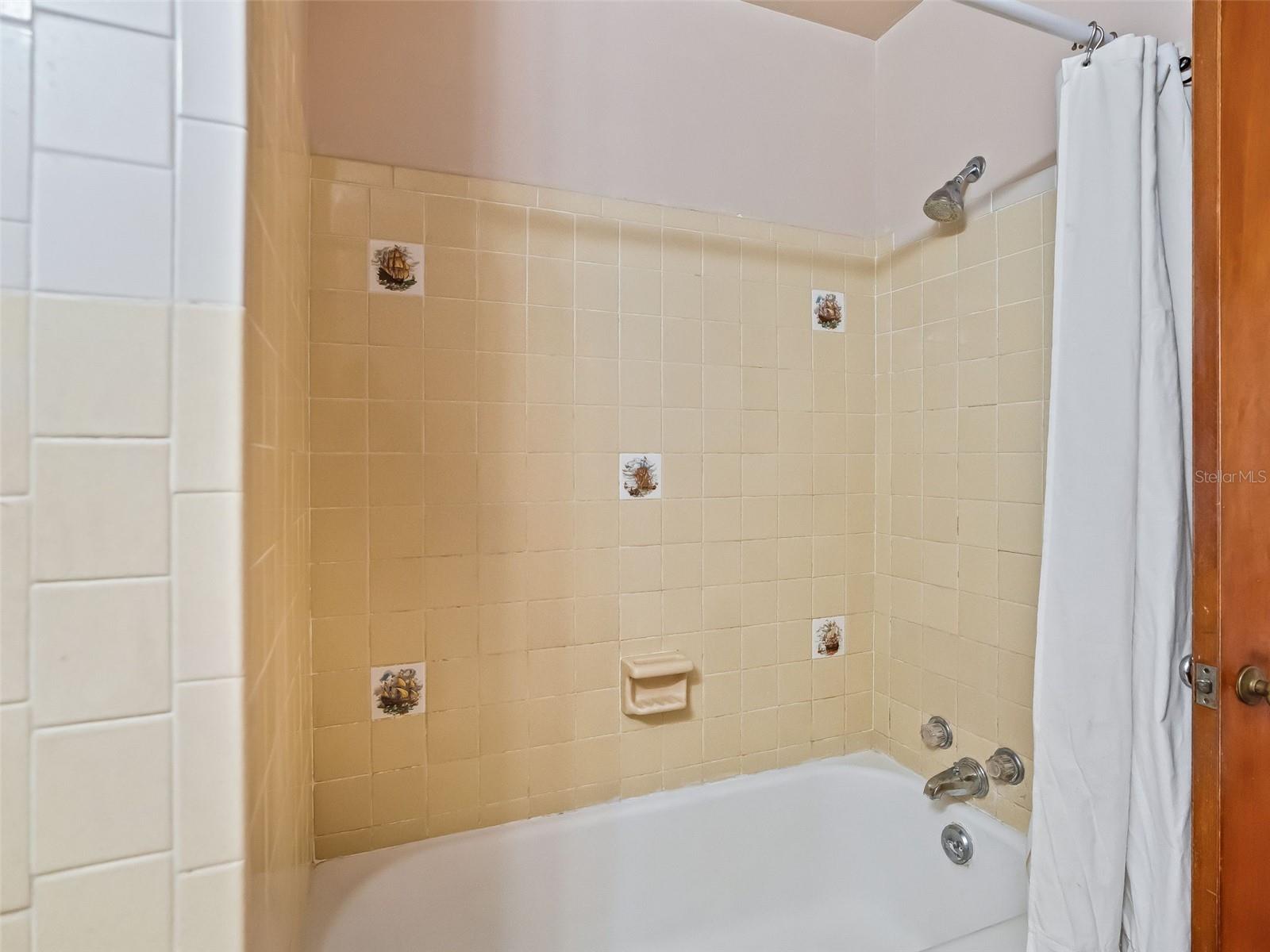 Image 26 of 49 For 519 Huey Street