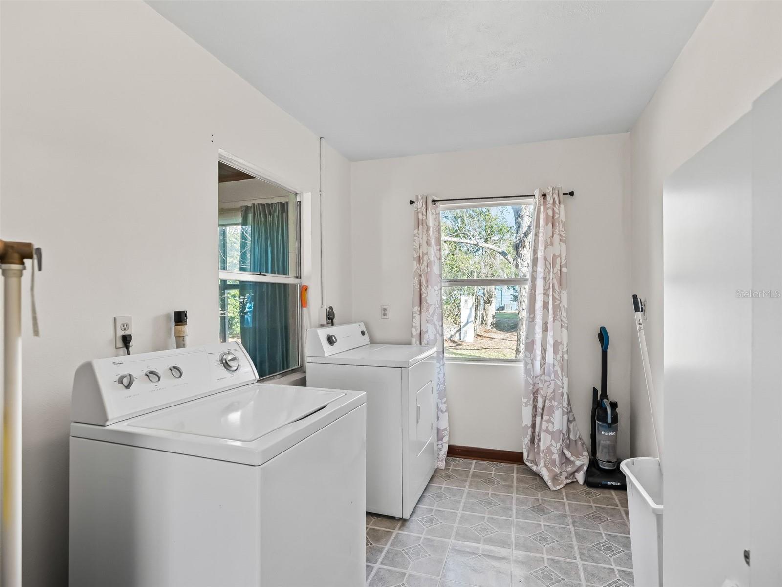 Image 30 of 49 For 519 Huey Street