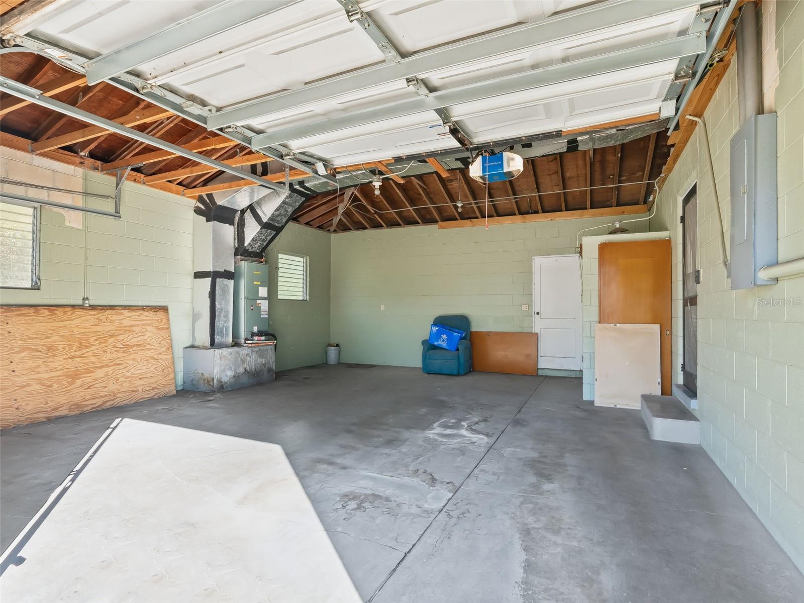 Image 33 of 49 For 519 Huey Street