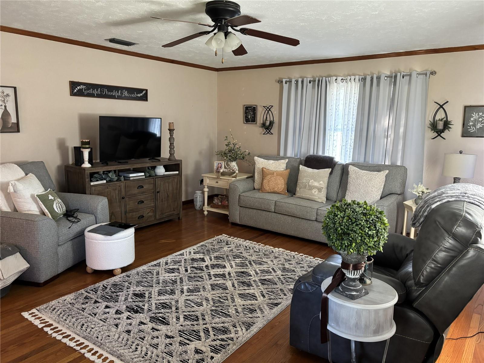 Image 7 of 49 For 519 Huey Street