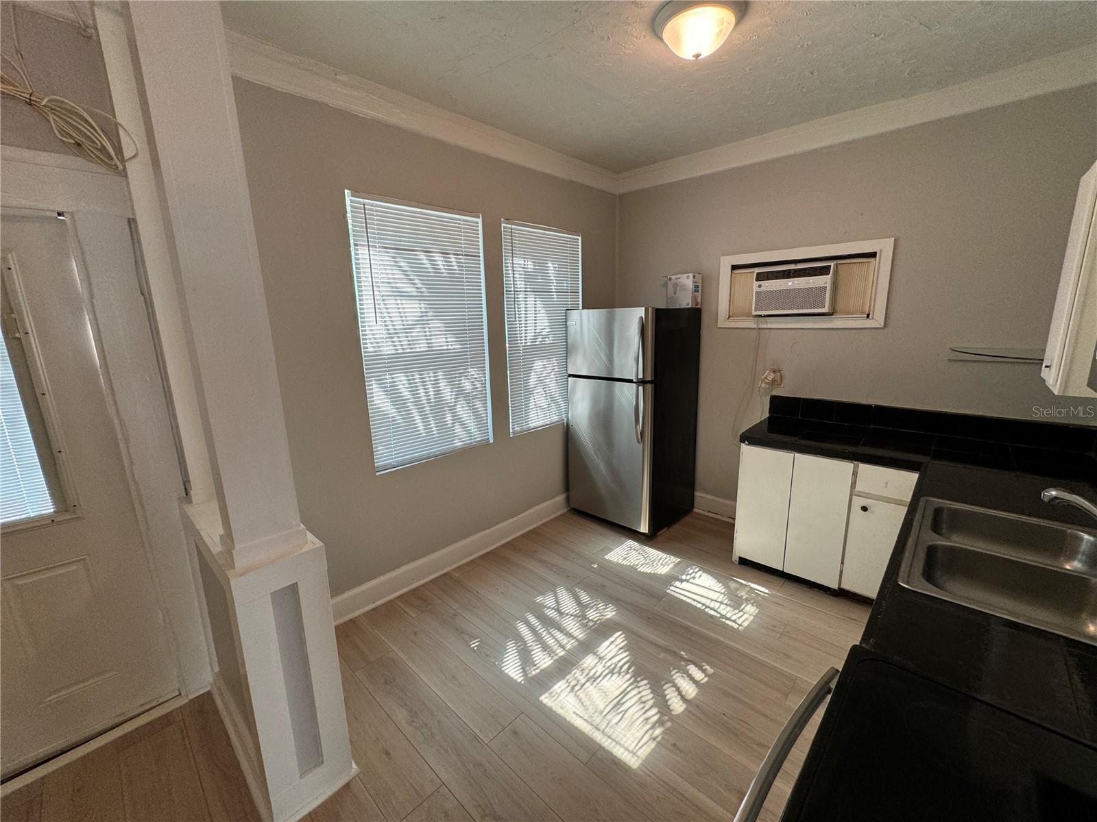 Image 3 of 10 For 7306 Earlwood Avenue