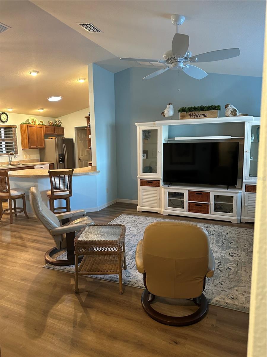 Image 6 of 22 For 531 Saint Andrews Boulevard