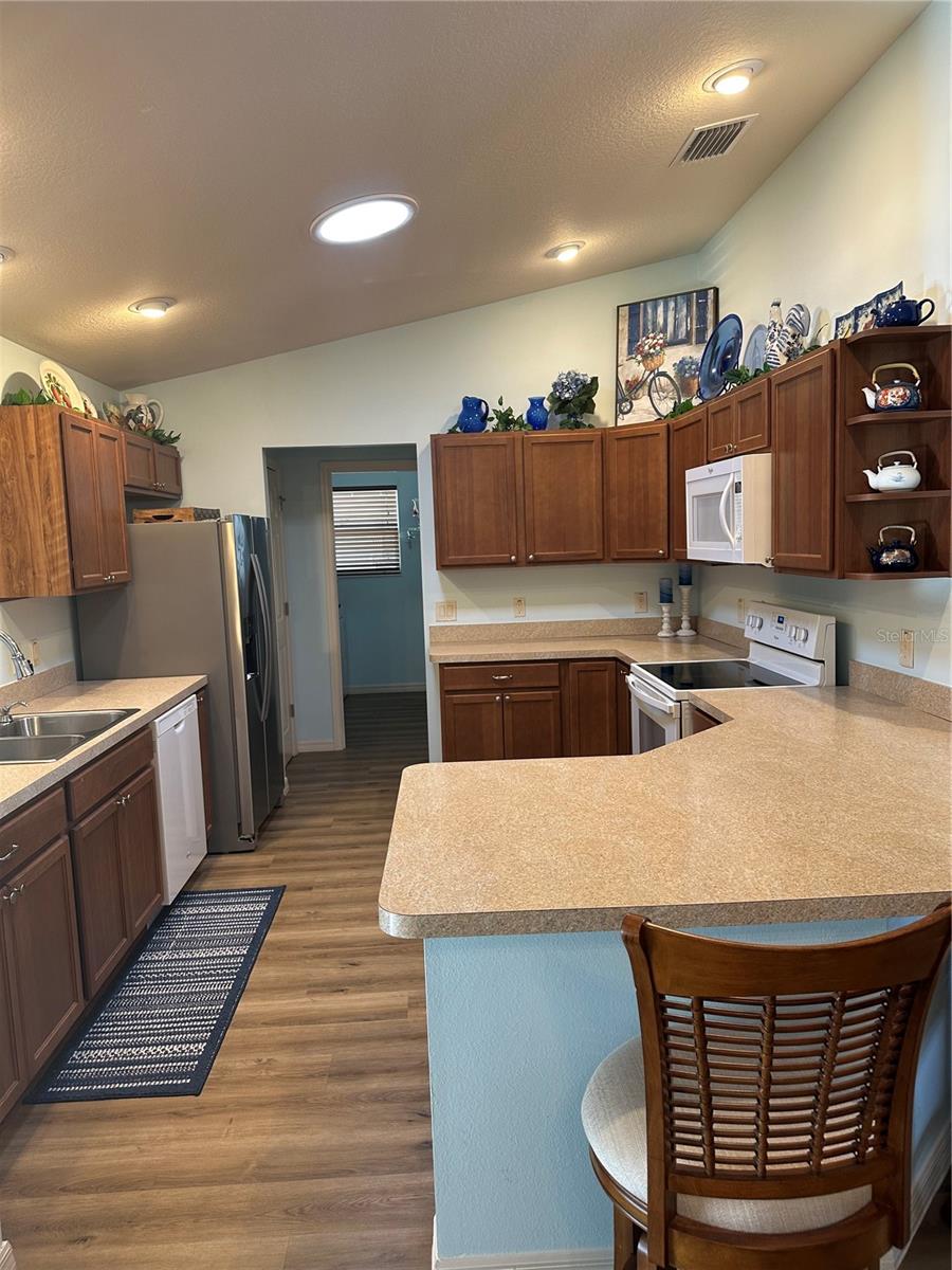 Image 8 of 22 For 531 Saint Andrews Boulevard