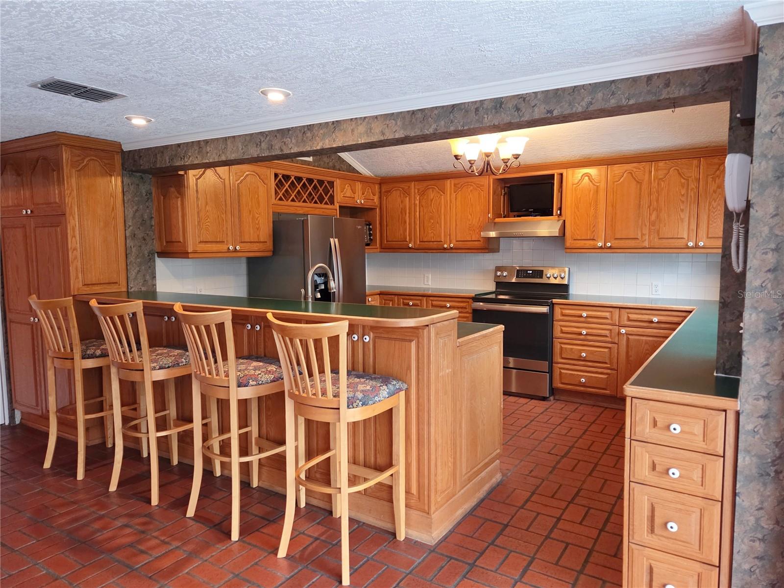 Image 12 of 50 For 2910 11th Avenue N