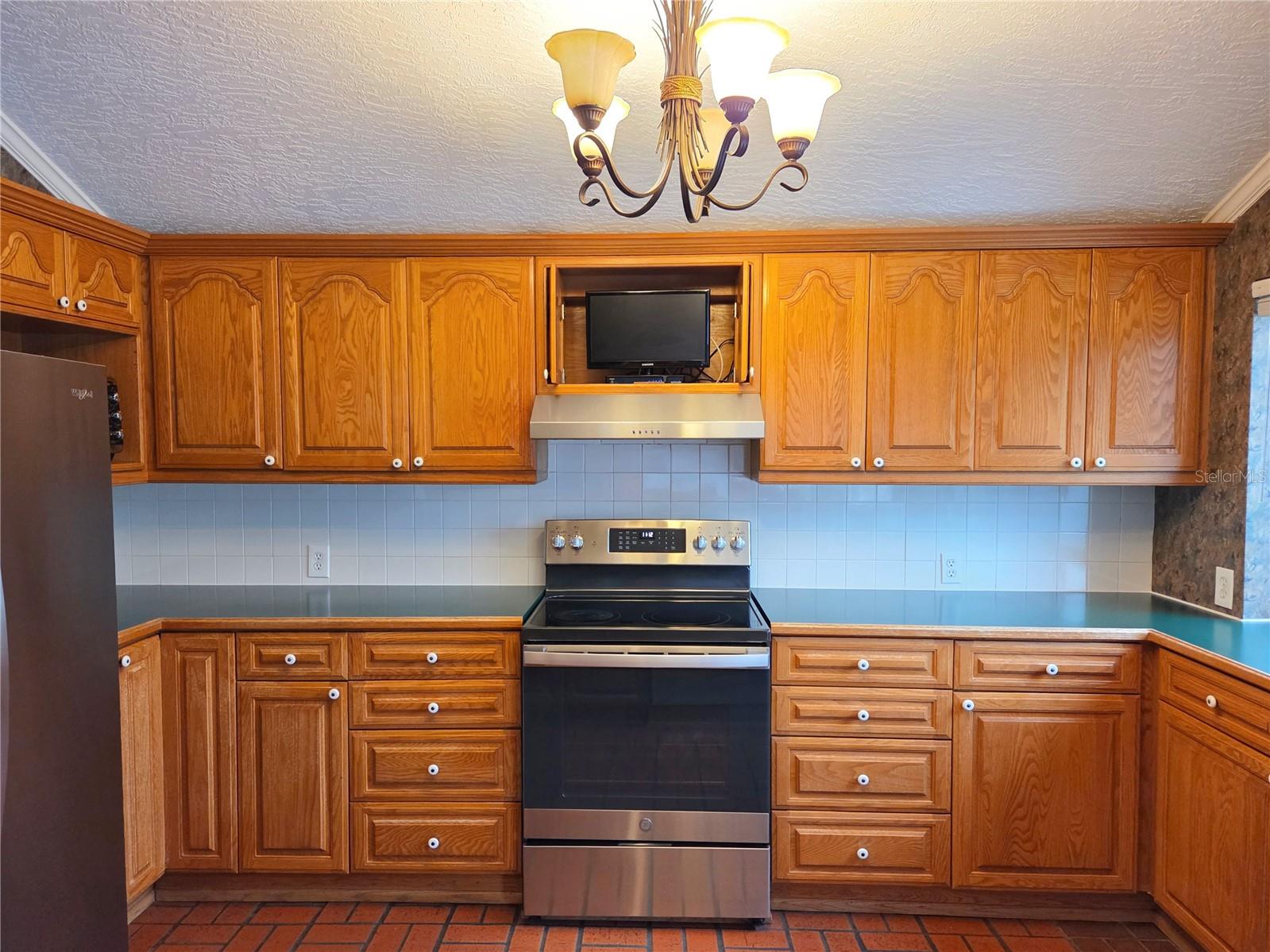 Image 14 of 50 For 2910 11th Avenue N