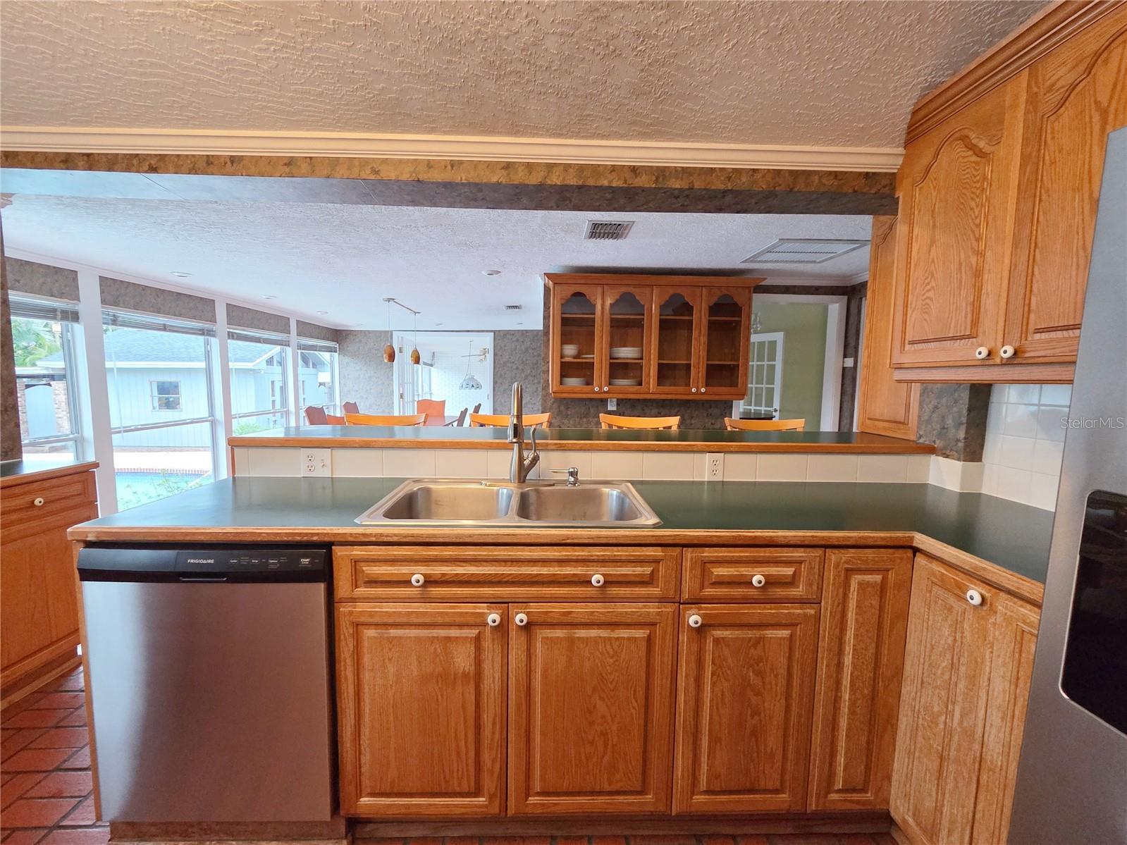 Image 16 of 50 For 2910 11th Avenue N