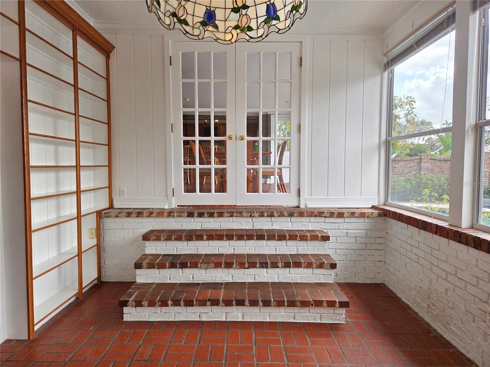 Image 23 of 50 For 2910 11th Avenue N