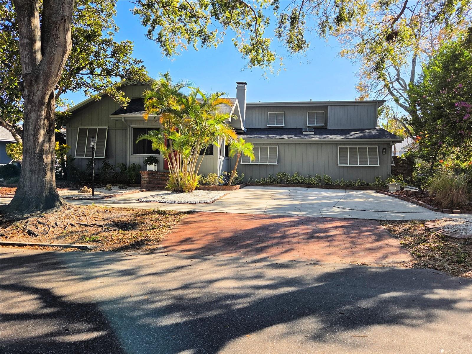 Image 3 of 50 For 2910 11th Avenue N