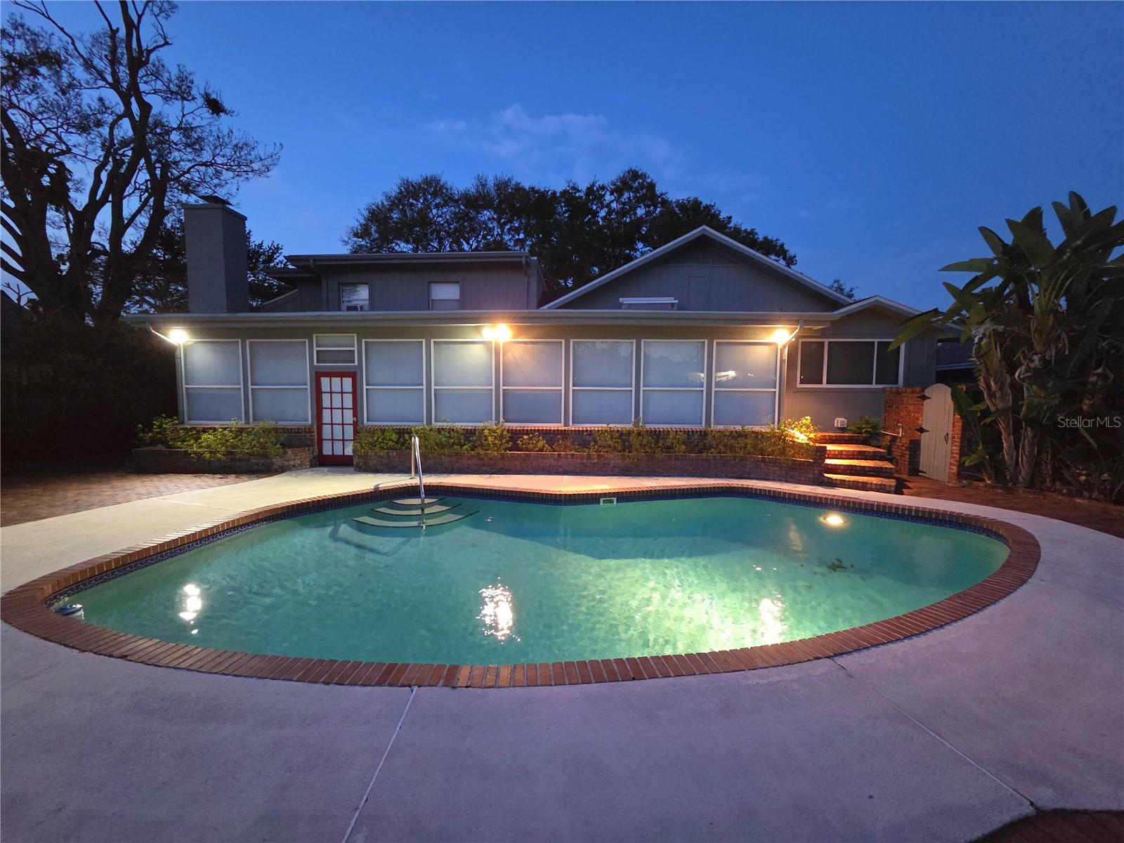 Image 30 of 50 For 2910 11th Avenue N