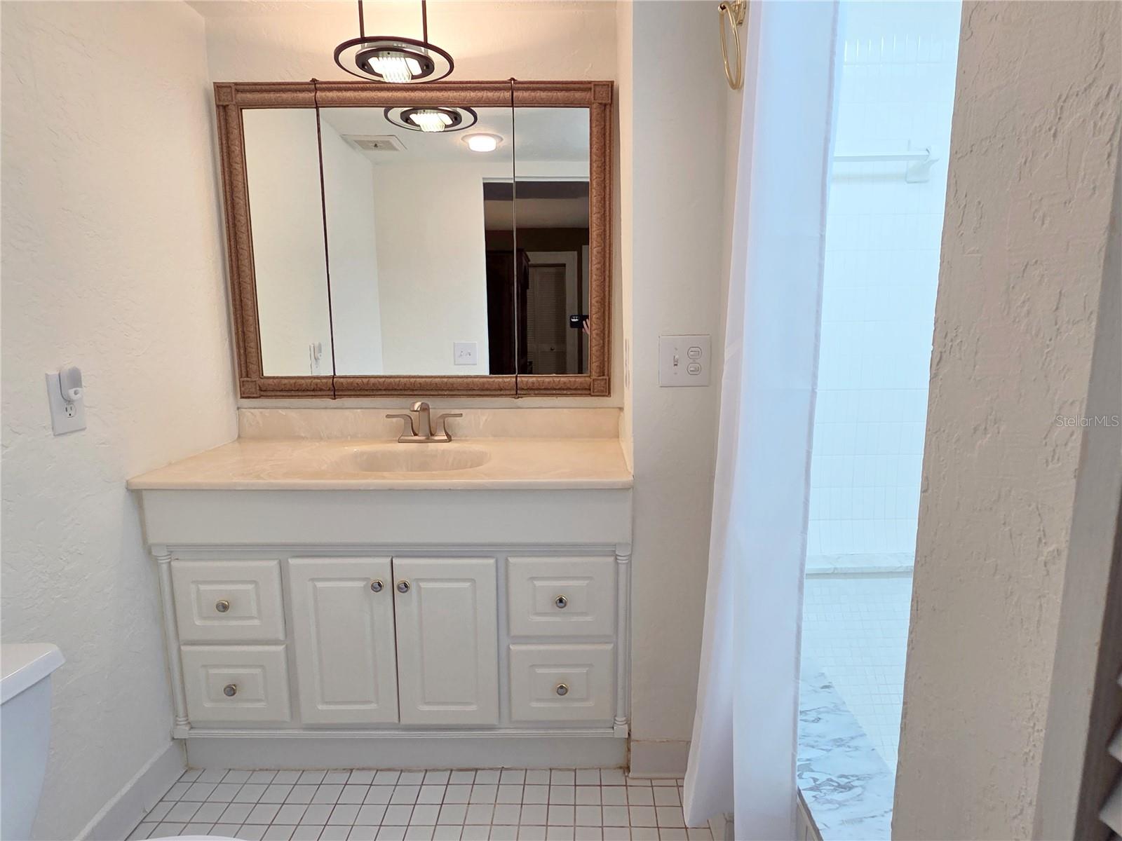 Image 37 of 50 For 2910 11th Avenue N