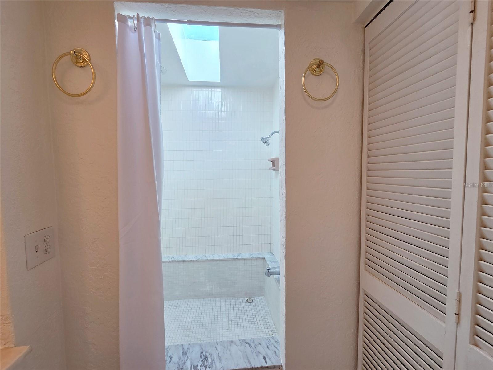 Image 38 of 50 For 2910 11th Avenue N