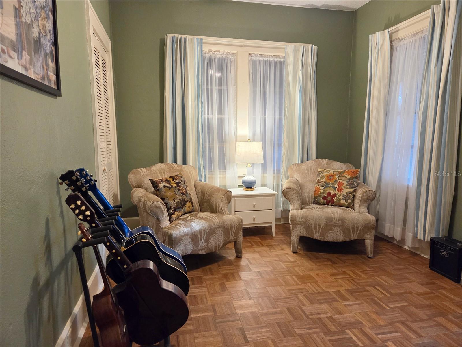 Image 39 of 50 For 2910 11th Avenue N