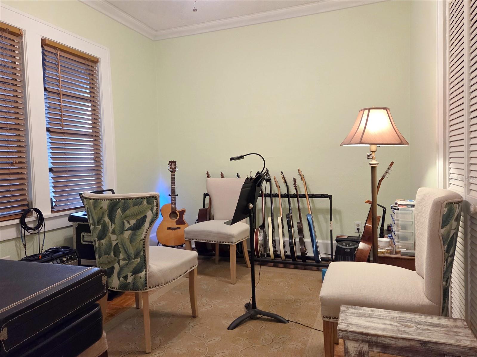 Image 40 of 50 For 2910 11th Avenue N