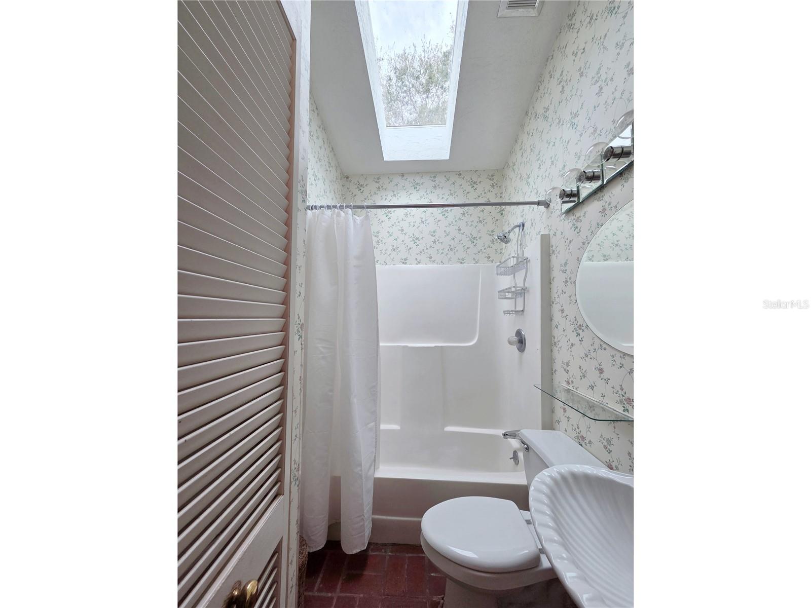 Image 44 of 50 For 2910 11th Avenue N