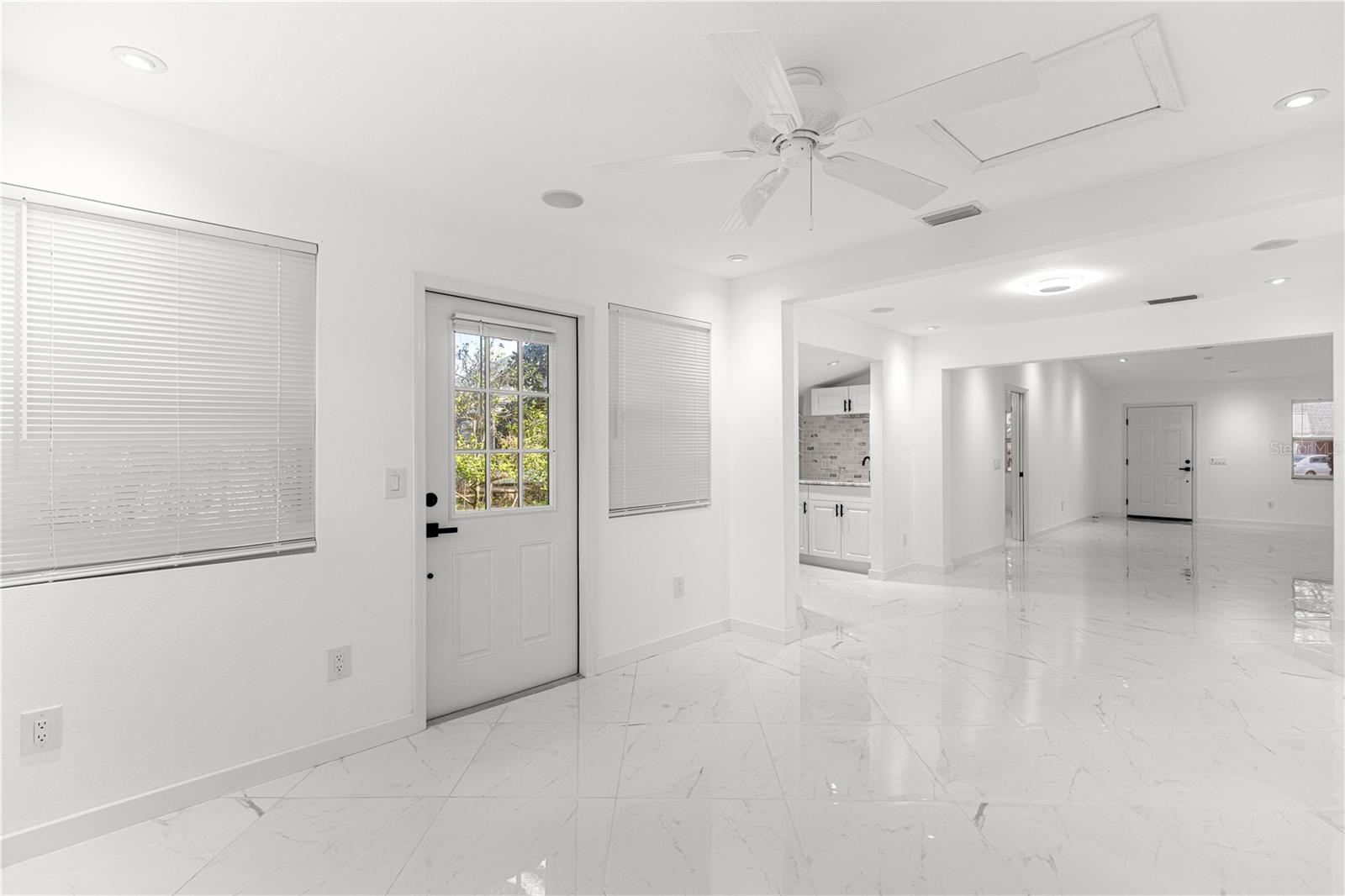 Image 11 of 70 For 210 Palermo Place