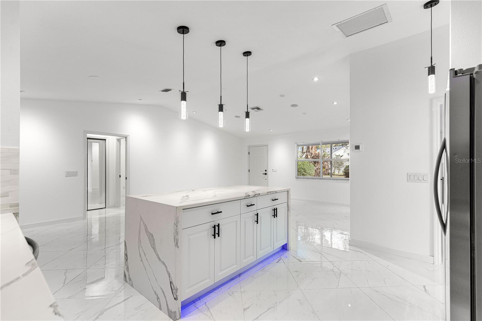 Image 13 of 70 For 210 Palermo Place