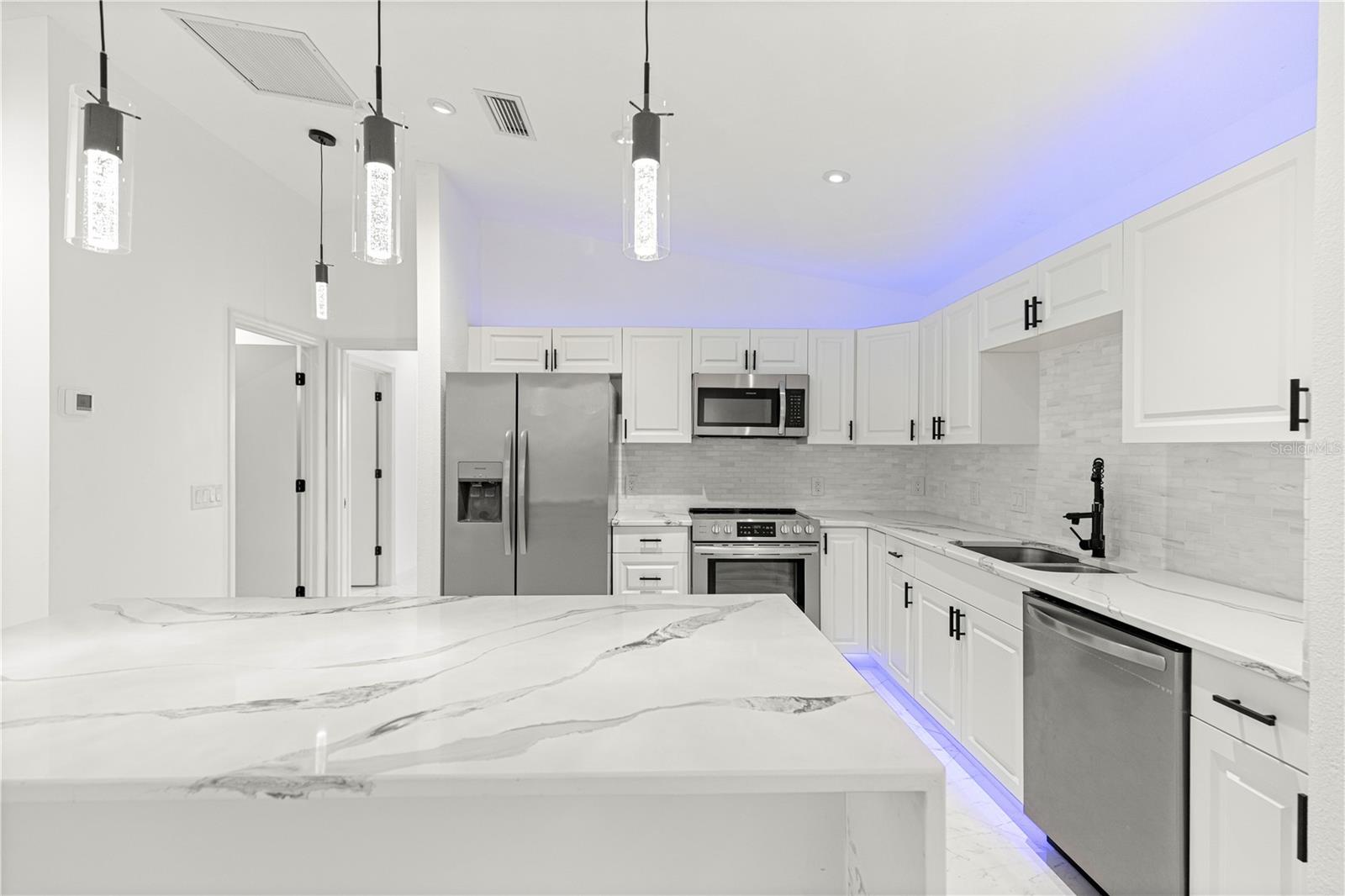 Image 17 of 70 For 210 Palermo Place