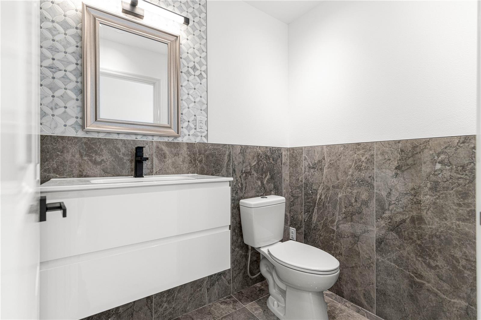 Image 36 of 70 For 210 Palermo Place