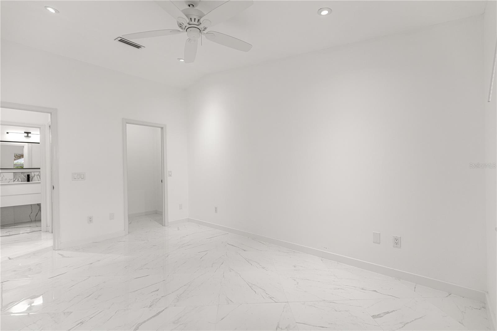 Image 41 of 70 For 210 Palermo Place