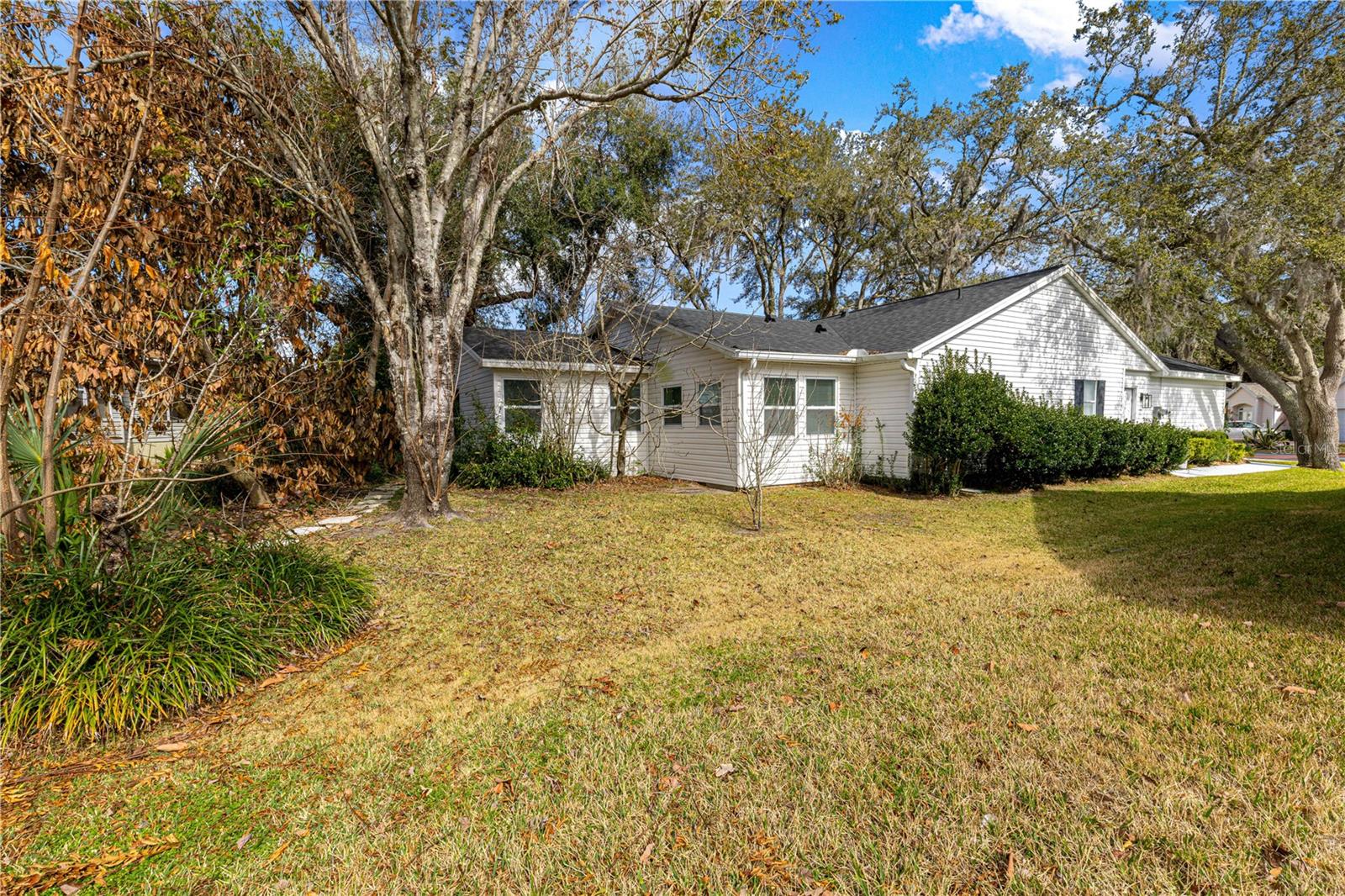 Image 61 of 70 For 210 Palermo Place