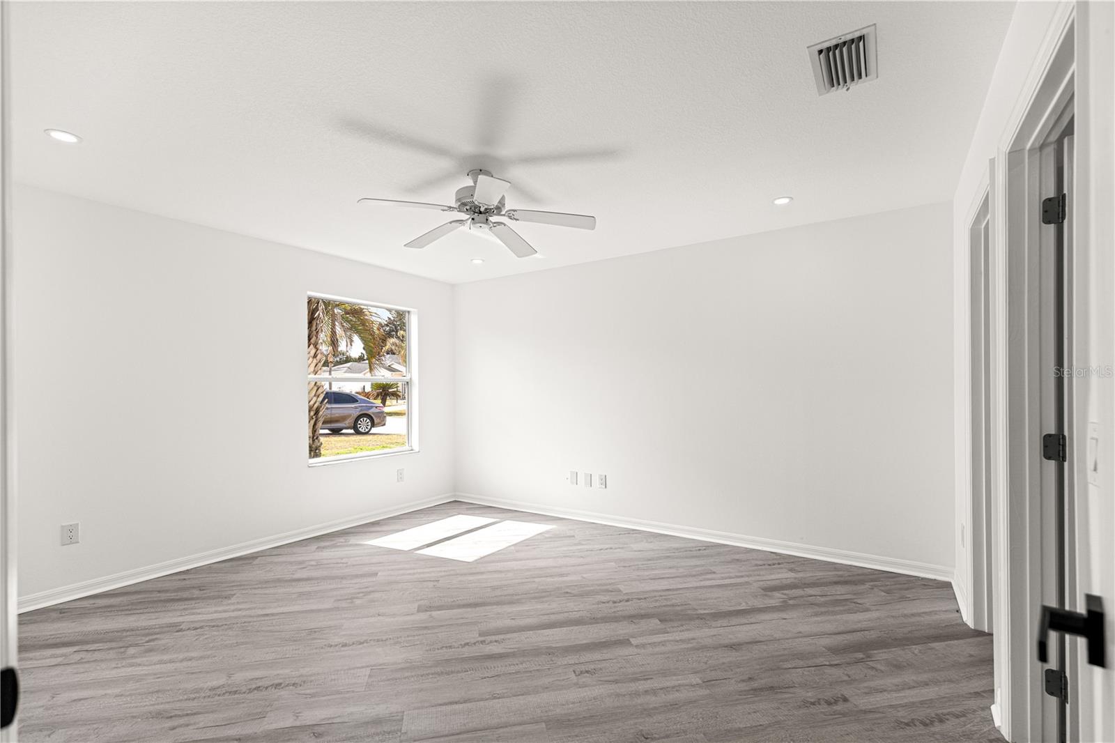 Image 14 of 46 For 8338 178th Deveaux Lane