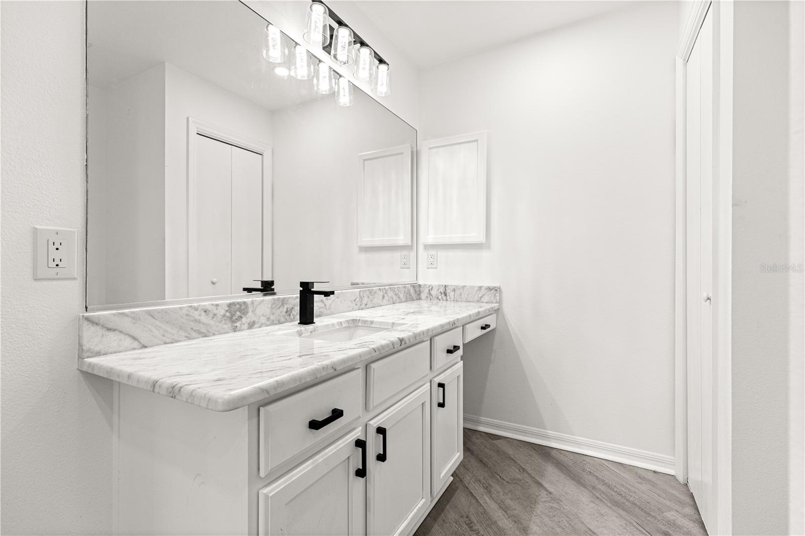 Image 17 of 46 For 8338 178th Deveaux Lane