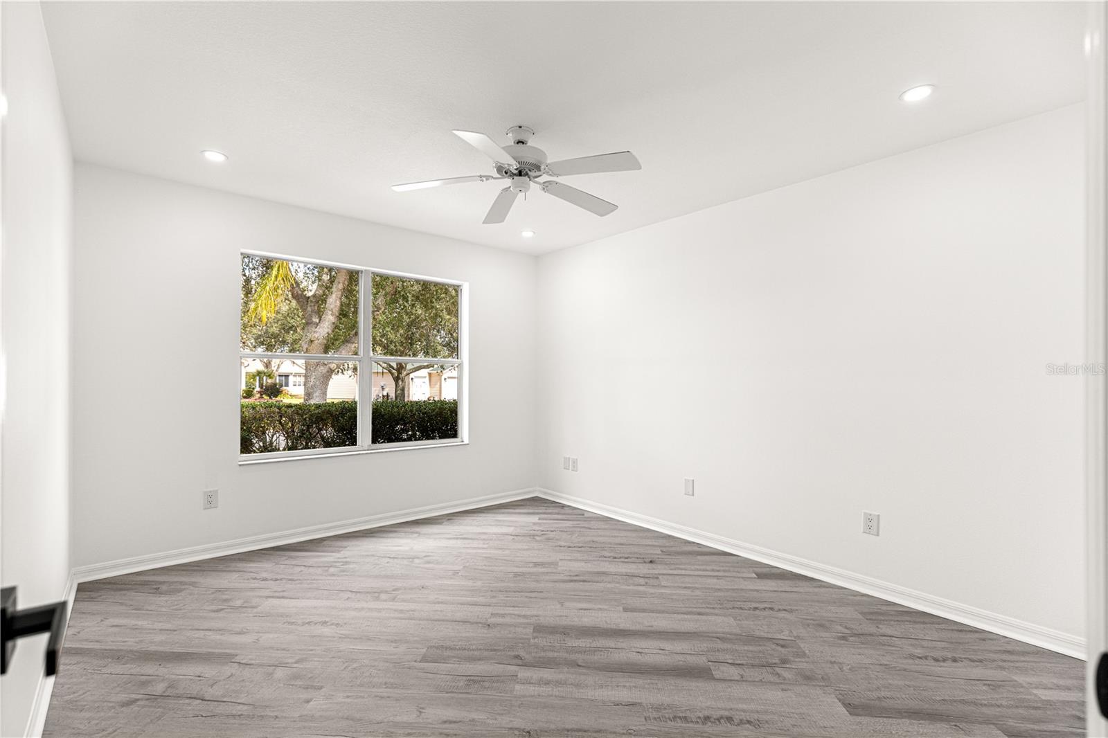 Image 23 of 46 For 8338 178th Deveaux Lane