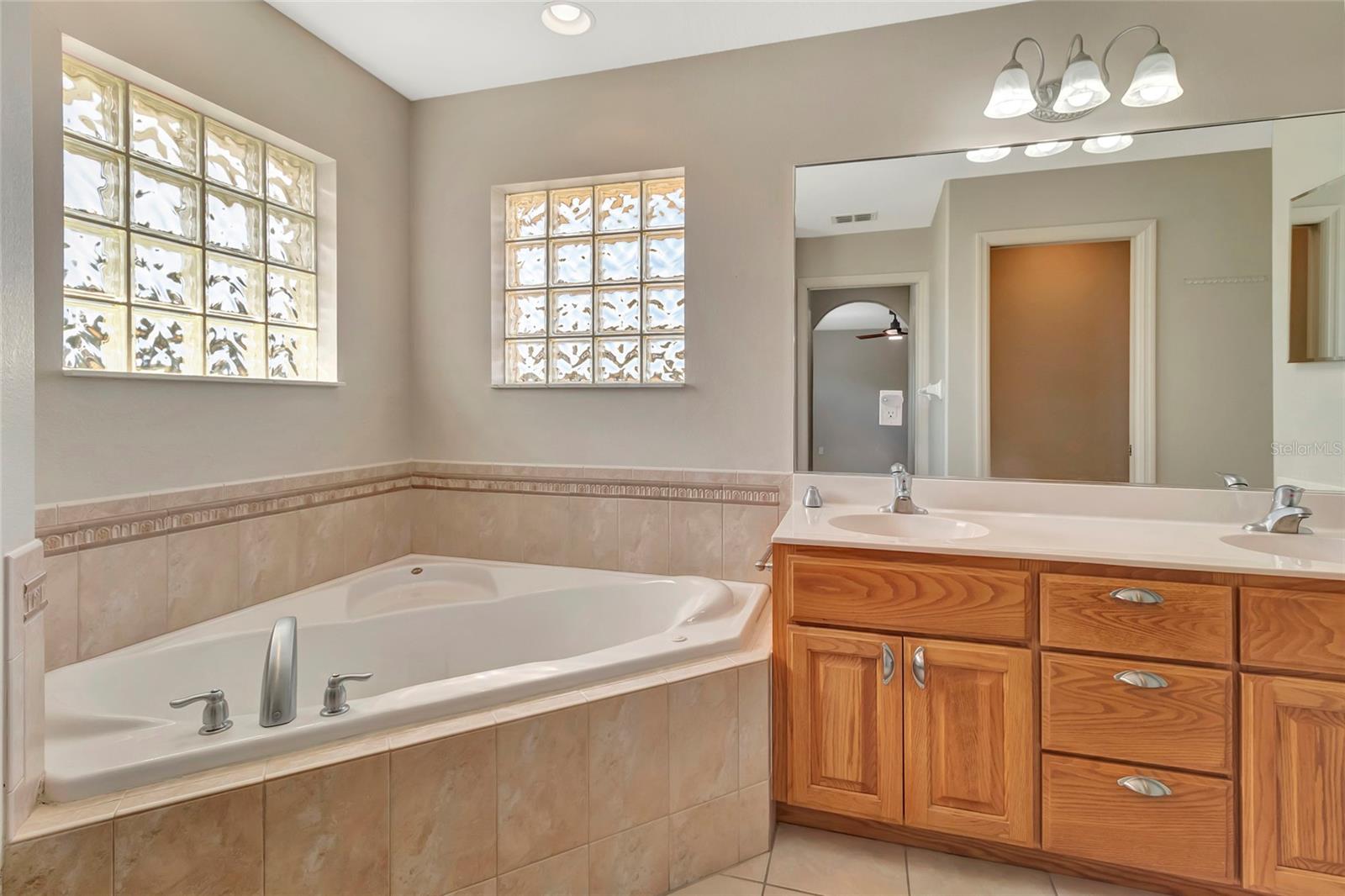 Image 19 of 56 For 106 Fairway Circle