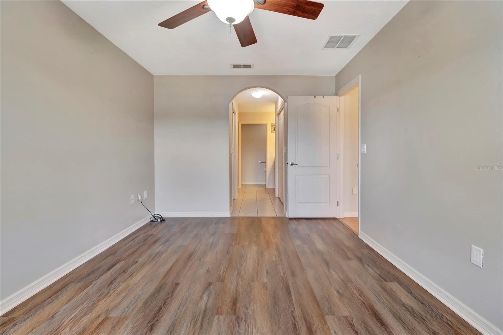 Image 28 of 56 For 106 Fairway Circle