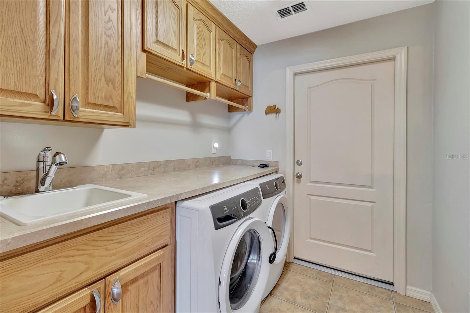 Image 41 of 56 For 106 Fairway Circle