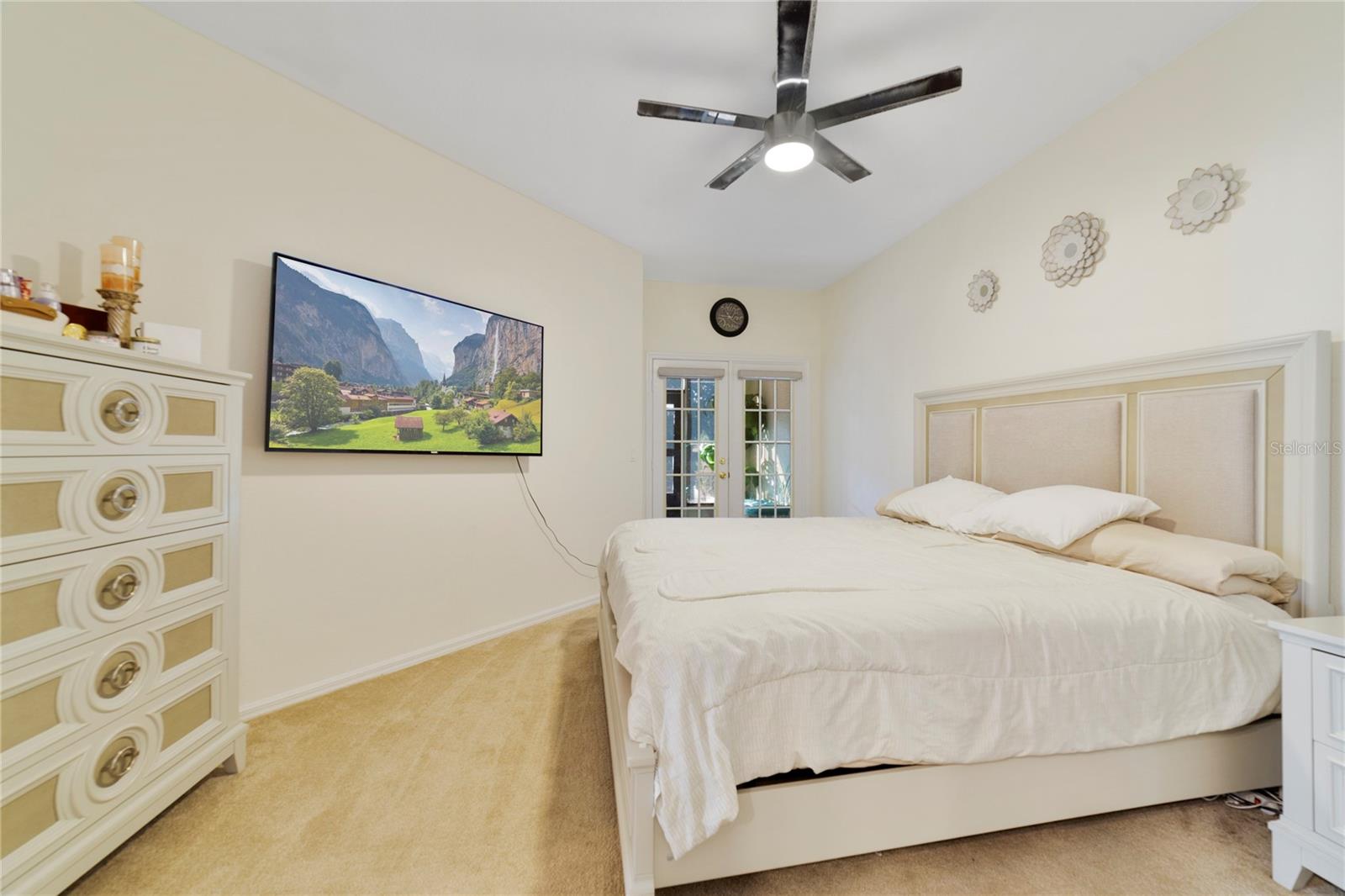 Image 18 of 26 For 13421 Fountainbleau Drive 4-1