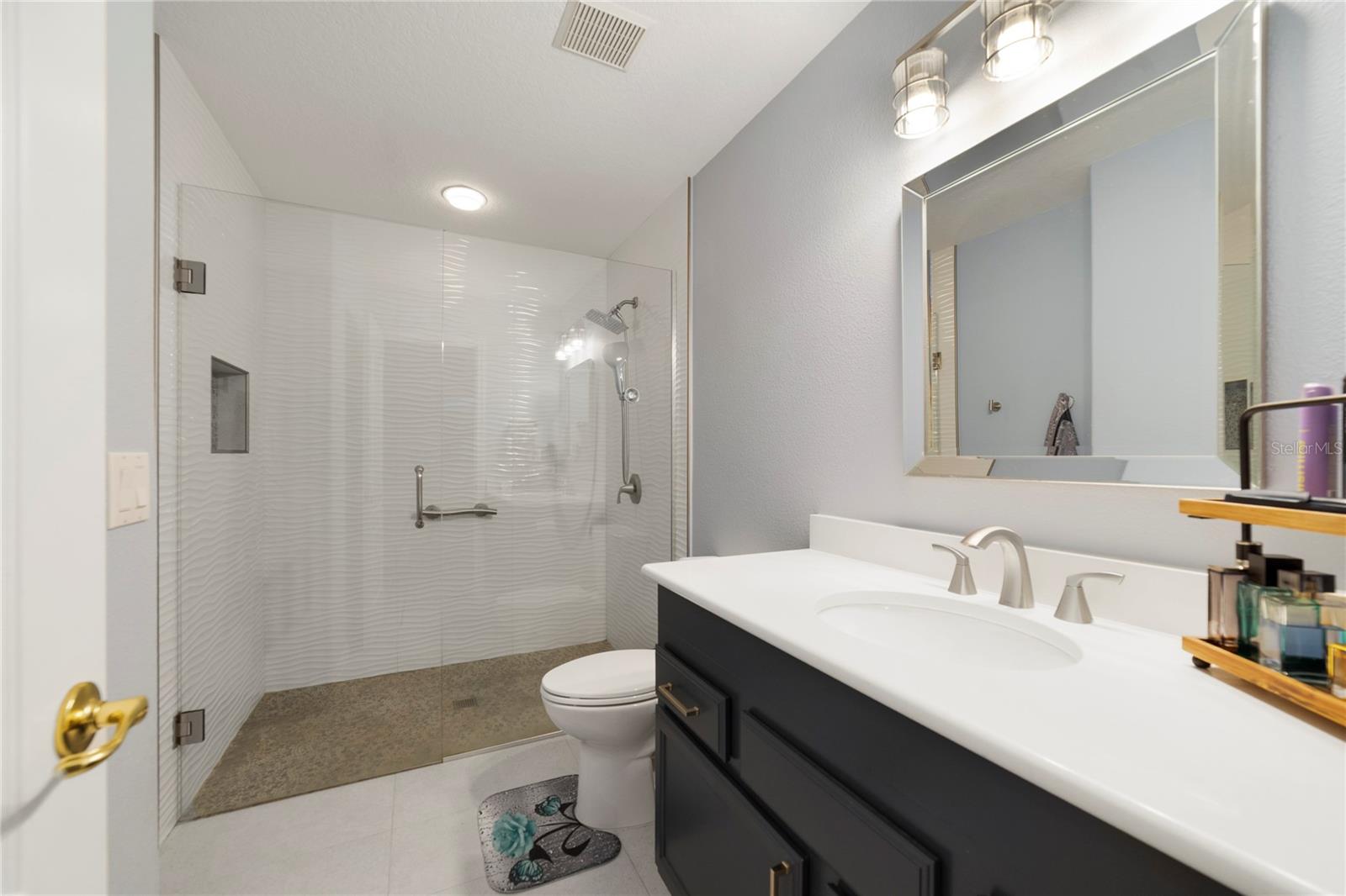 Image 20 of 26 For 13421 Fountainbleau Drive 4-1