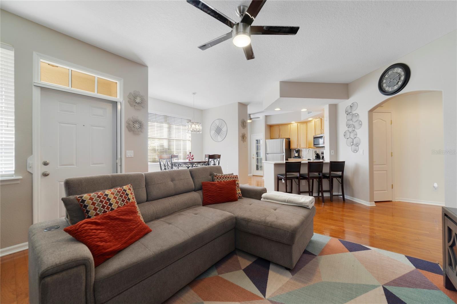 Image 4 of 26 For 13421 Fountainbleau Drive 4-1