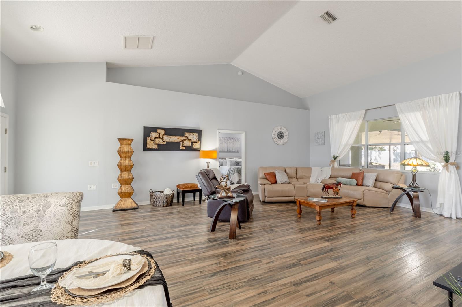 Listing photo id 17 for 36320 Piney Ridge Boulevard