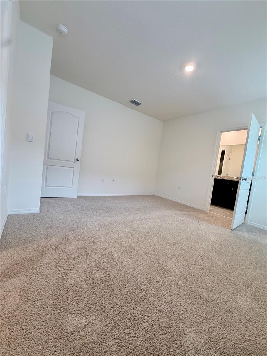 Image 21 of 31 For 824 Horsetail Drive