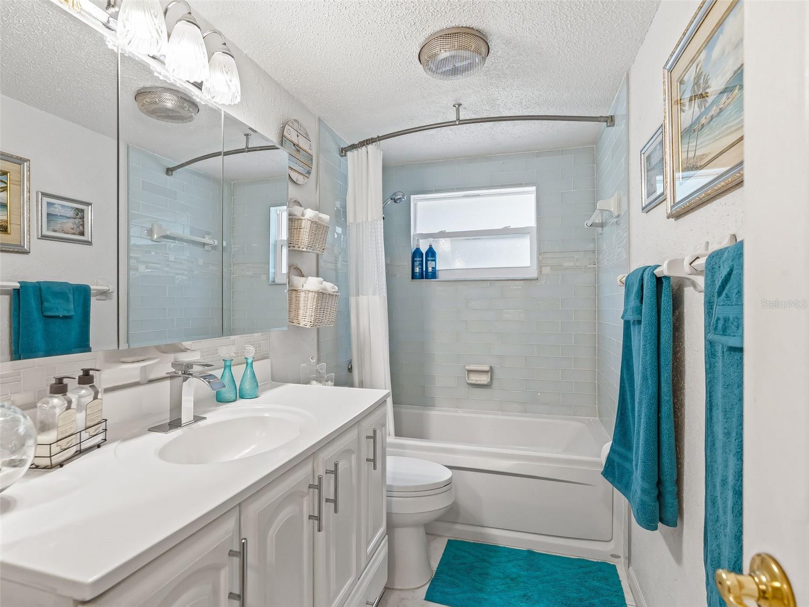 Image 18 of 38 For 1424 Us 301  