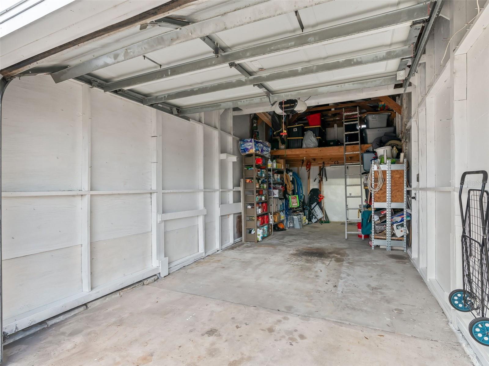 Image 33 of 38 For 1424 Us 301  